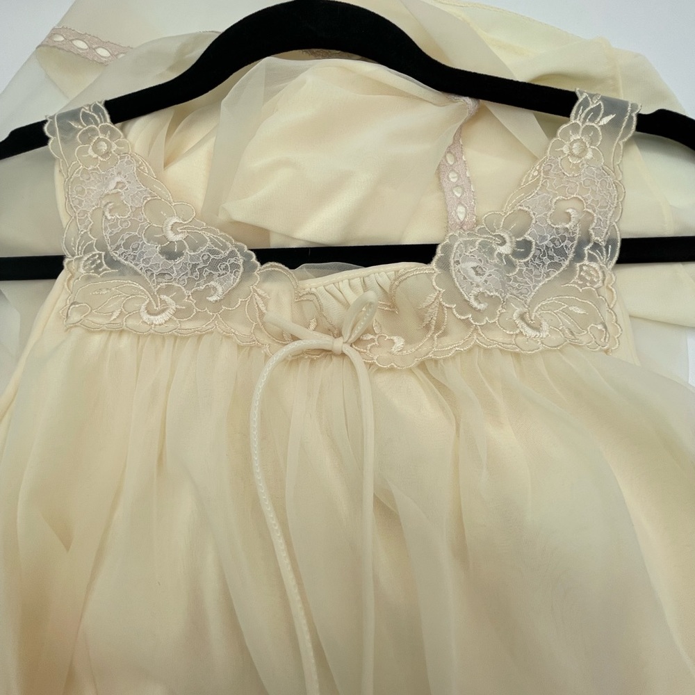 Vintage Lingerie Night Gown By Miss Elaine Ivory Si Gem